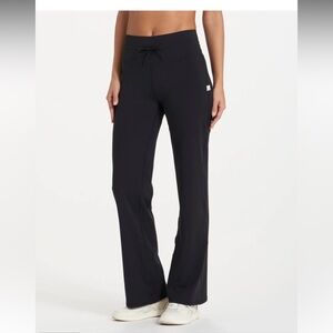 Vuori Daily Wideleg pants size Medium black